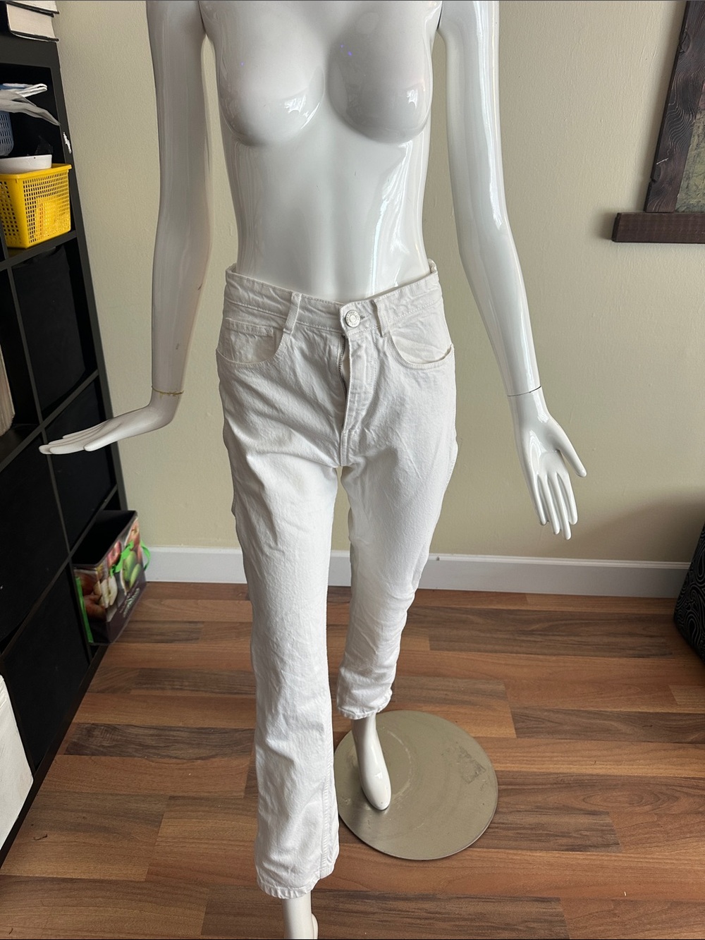 Zara Women’s White Straight-Leg Jeans